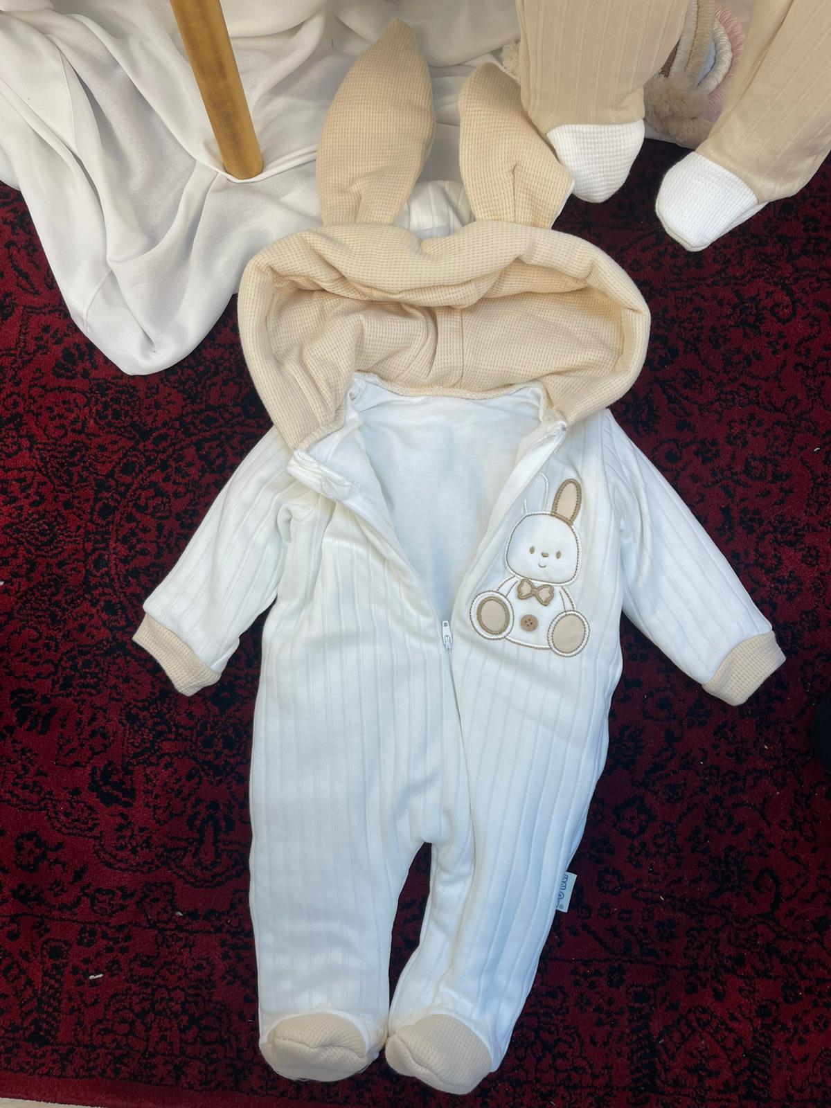 bda5a3ed-6300-4e0a-aaa7-2705cd830fad